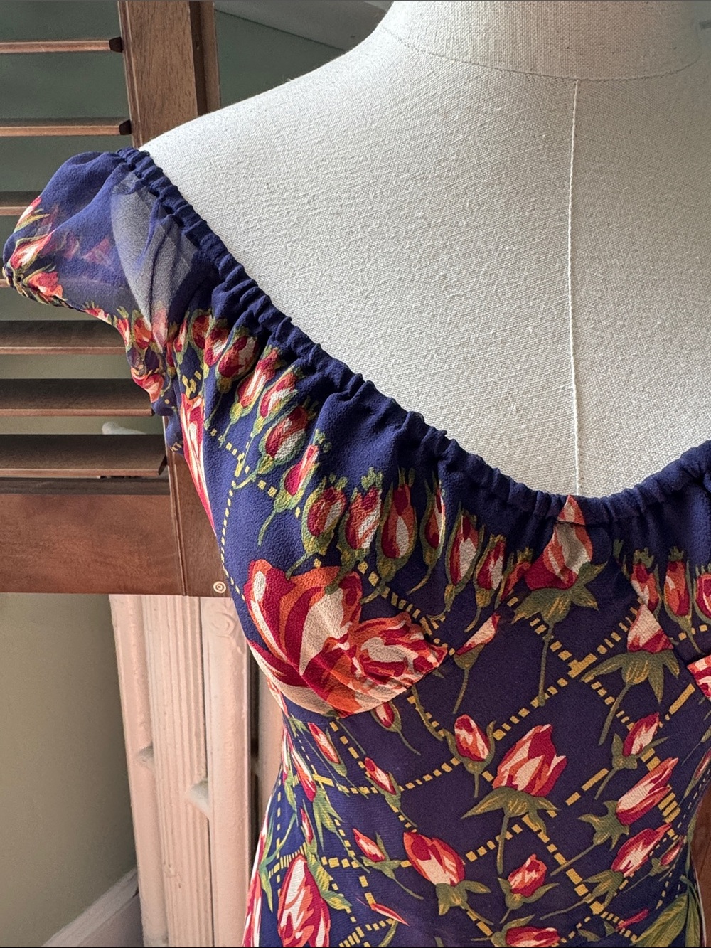 Anna Sui silk Floral Midi Dress w/ off the shoulder sleeves - Picture 3 of 15